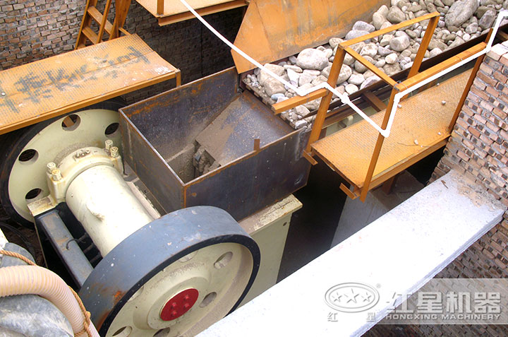 顎式破碎機(jī)、給料機(jī)